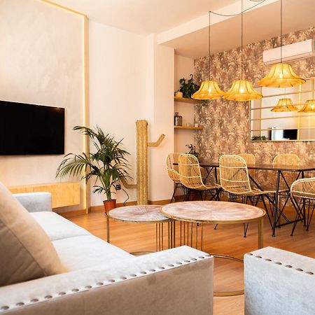 Stylish Apartment In The Heart Of Malaga With Pool Buitenkant foto