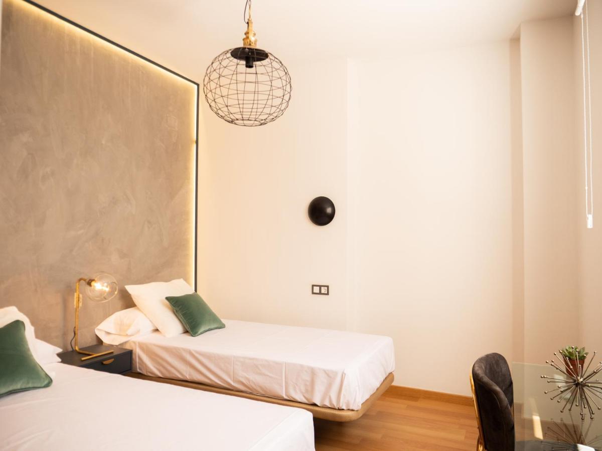 Stylish Apartment In The Heart Of Malaga With Pool Buitenkant foto