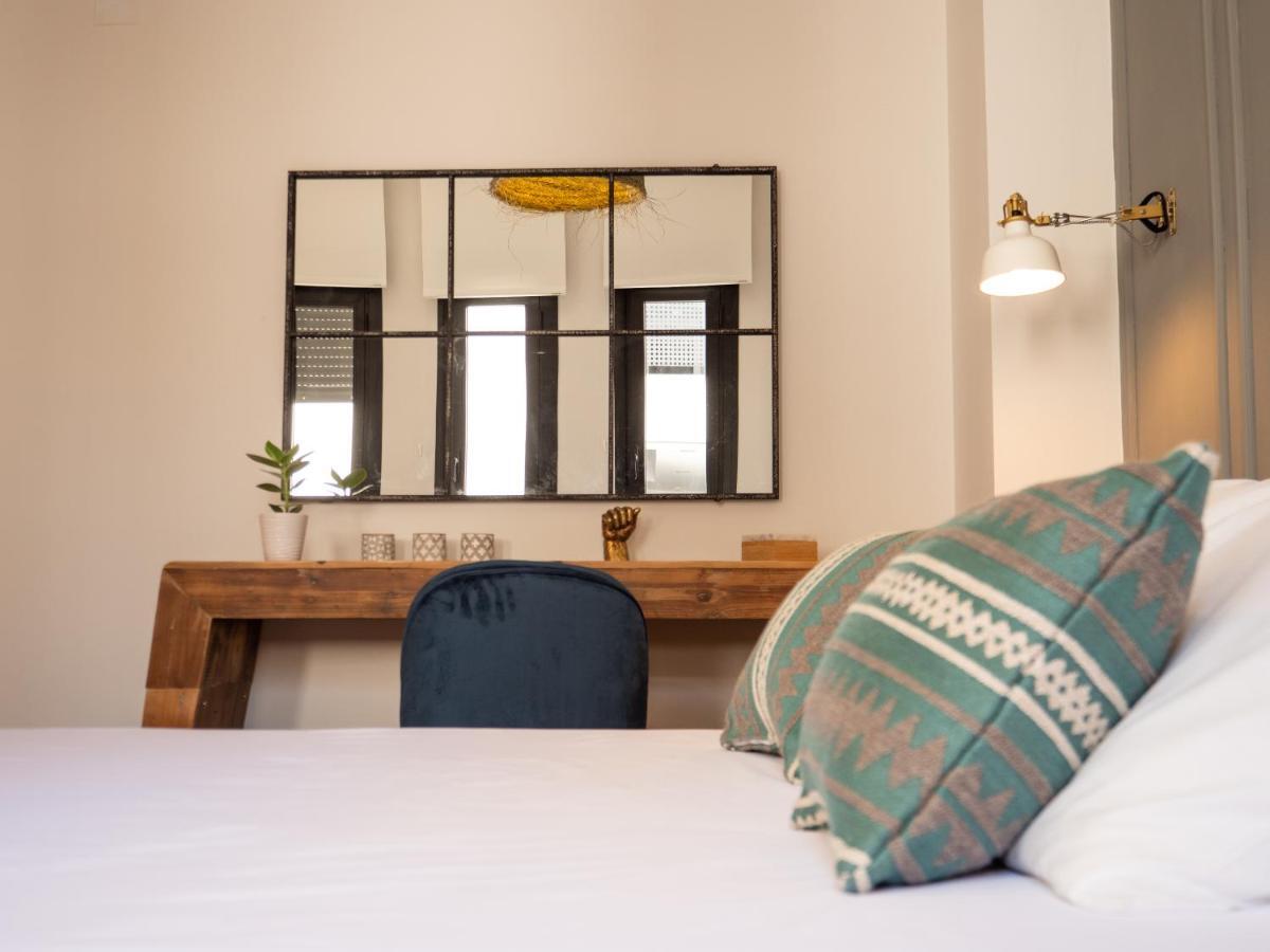 Stylish Apartment In The Heart Of Malaga With Pool Buitenkant foto