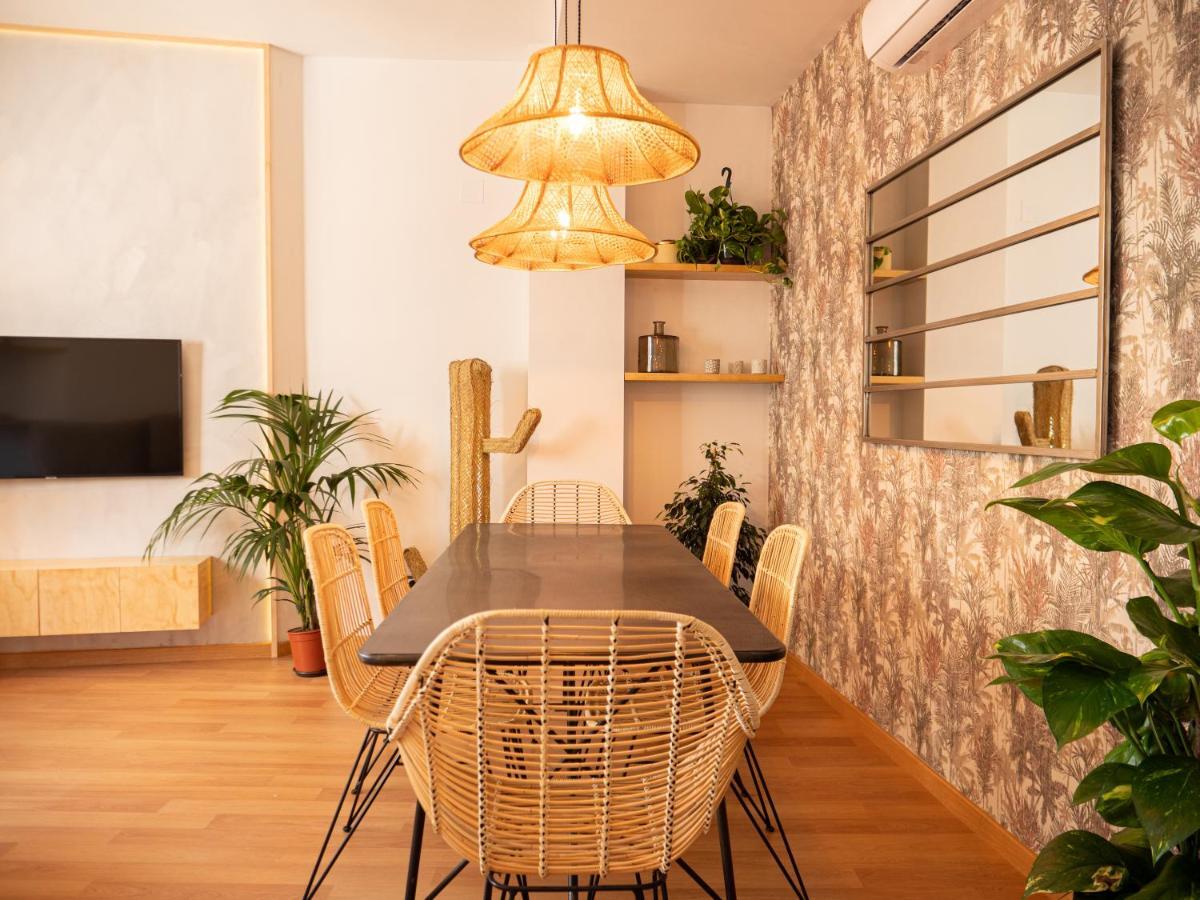 Stylish Apartment In The Heart Of Malaga With Pool Buitenkant foto
