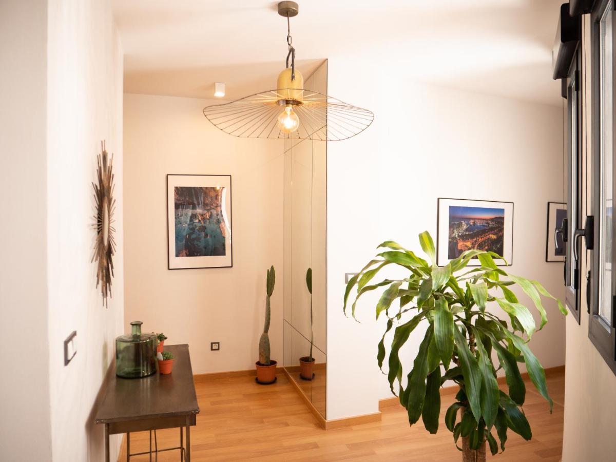 Stylish Apartment In The Heart Of Malaga With Pool Buitenkant foto