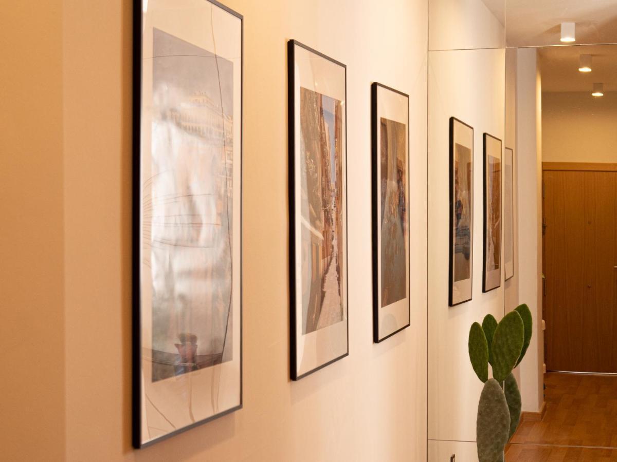 Stylish Apartment In The Heart Of Malaga With Pool Buitenkant foto