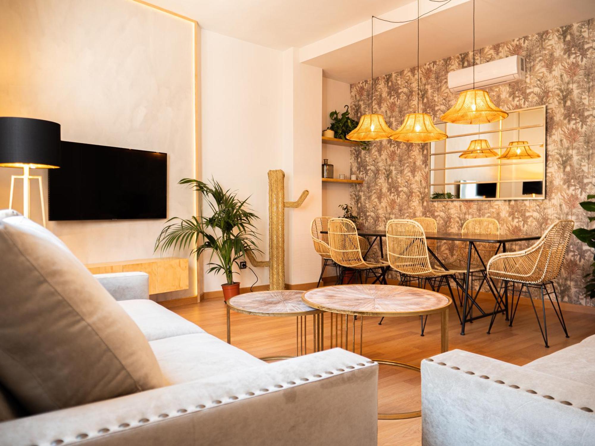 Stylish Apartment In The Heart Of Malaga With Pool Buitenkant foto